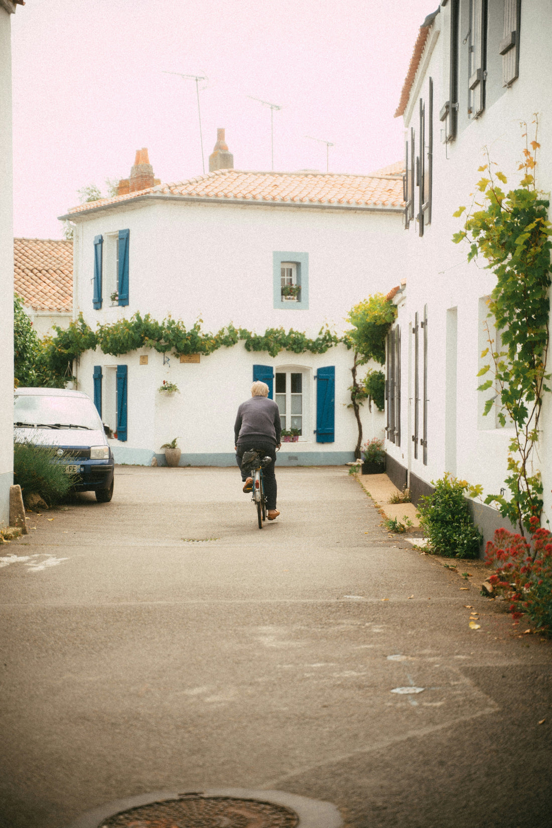 American considering relocation and long-term living in France